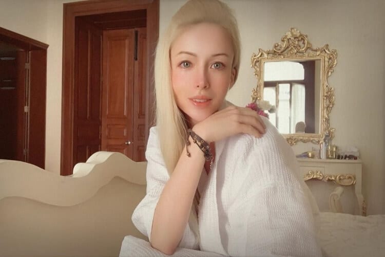 Story of Valeria Lukyanova