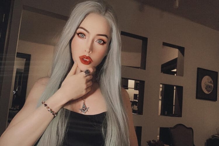 Story of Valeria Lukyanova