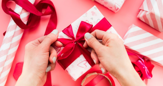 How to Tie a Bow for Presents