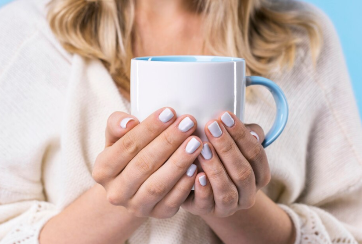  DIY Projects - Make Marbled Mugs with Nail Polish