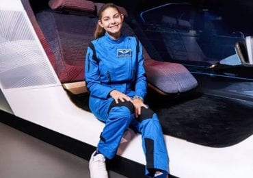 17-Year-Old Astronaut First Woman On Mars